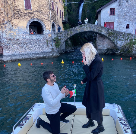 Marriage proposal on Lariva